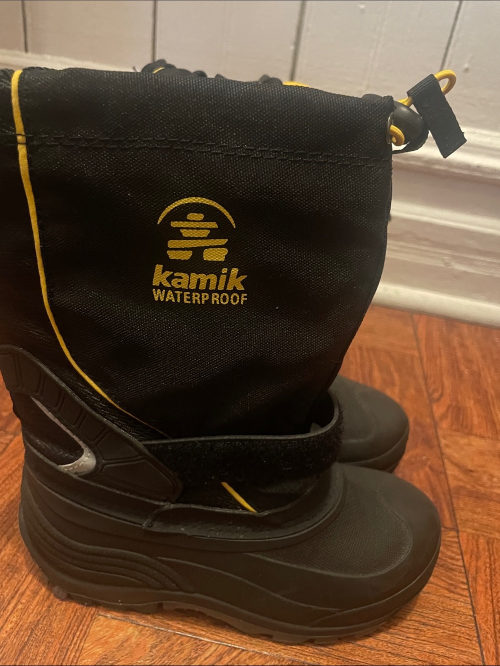 Kamik Black and Yellow Waterproof Winter Boots size 1